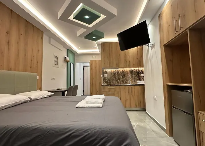 Luxury Semi Basement Apartment With Terrace