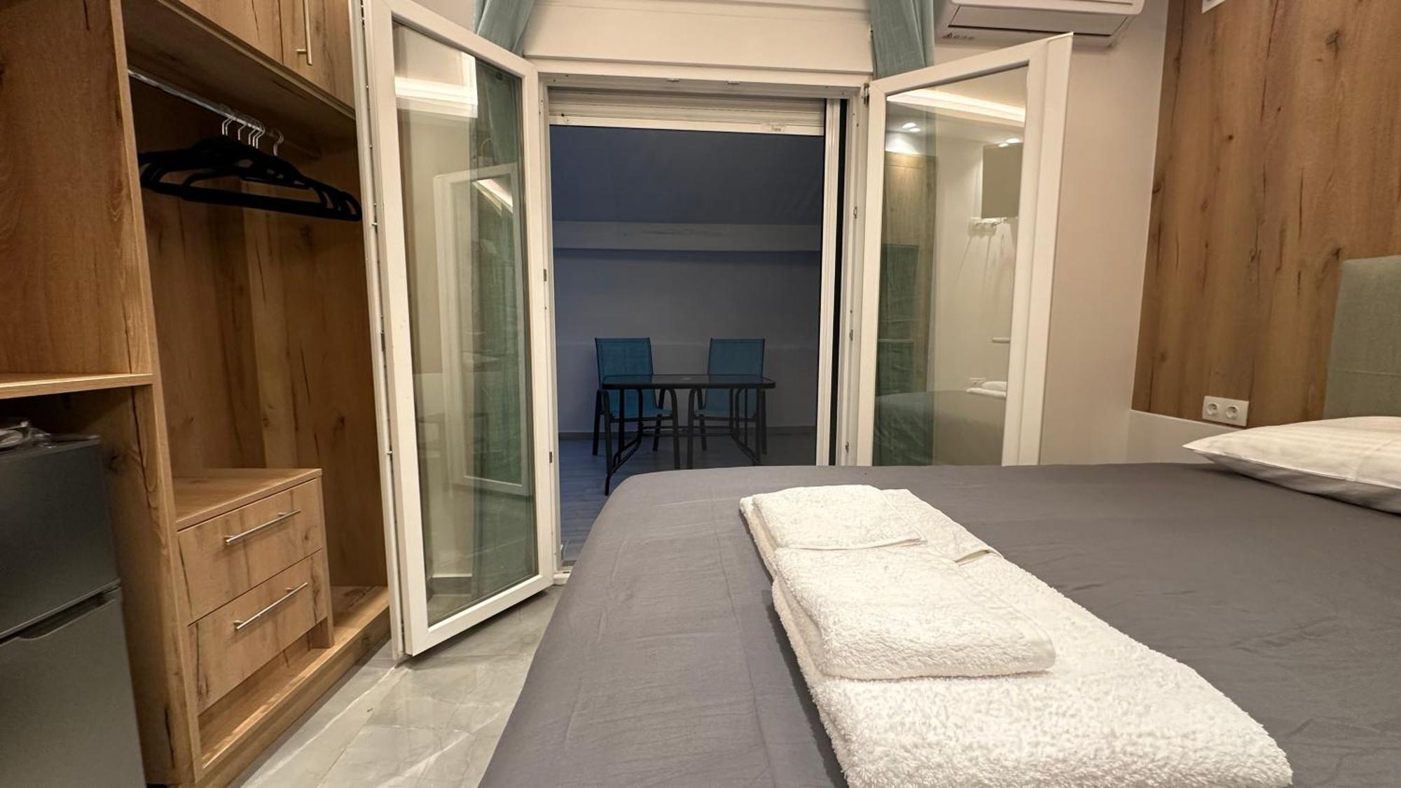 Luxury Semi Basement With Terrace Apartment