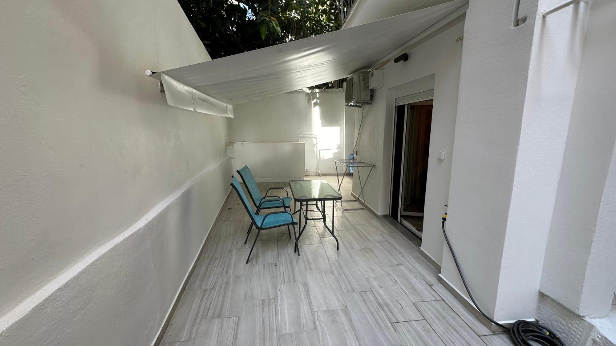 Apartment Luxury Semi Basement With Terrace *