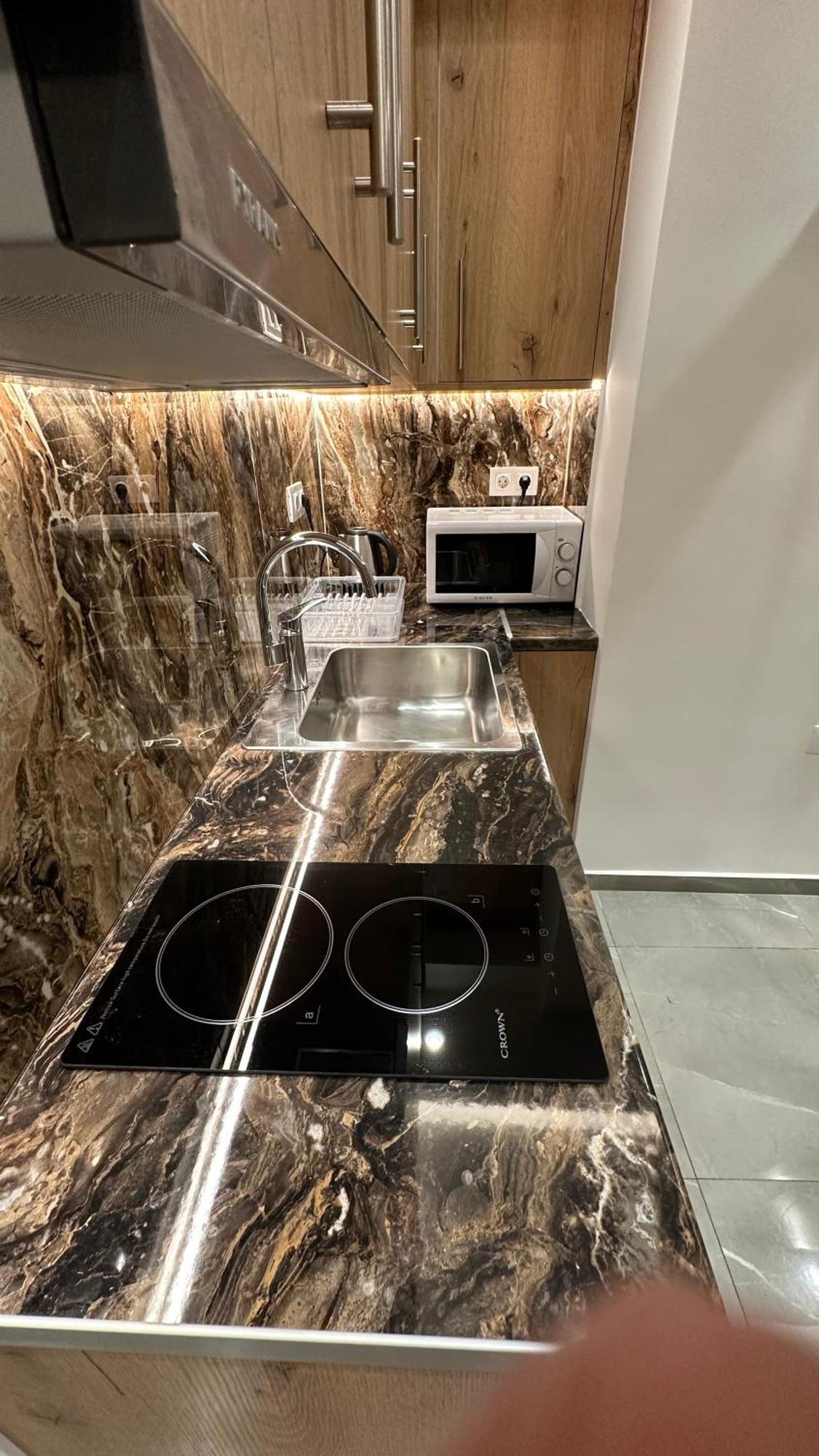 Luxury Semi Basement With Terrace Apartment